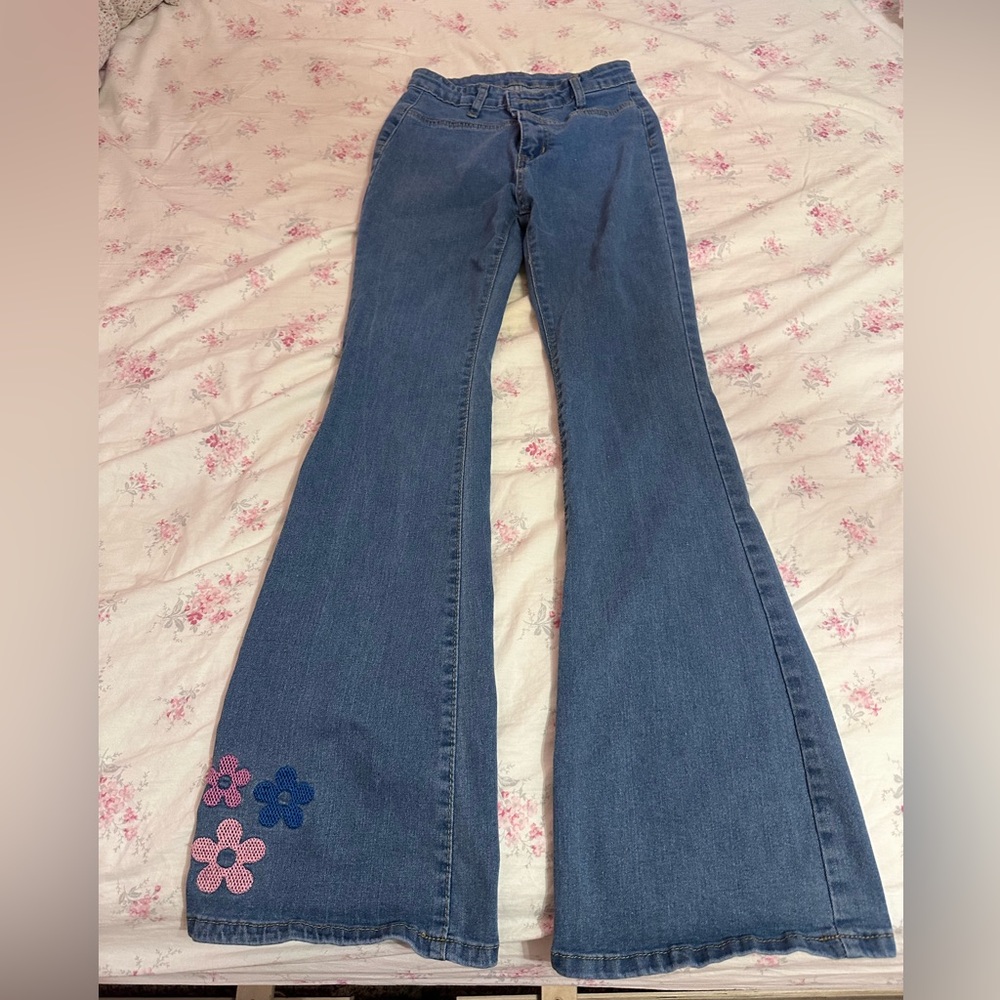 flare flower medium blue jeans